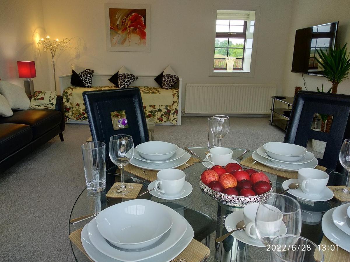 Cottage With Panoramic Views Kirk of Shotts Extérieur photo