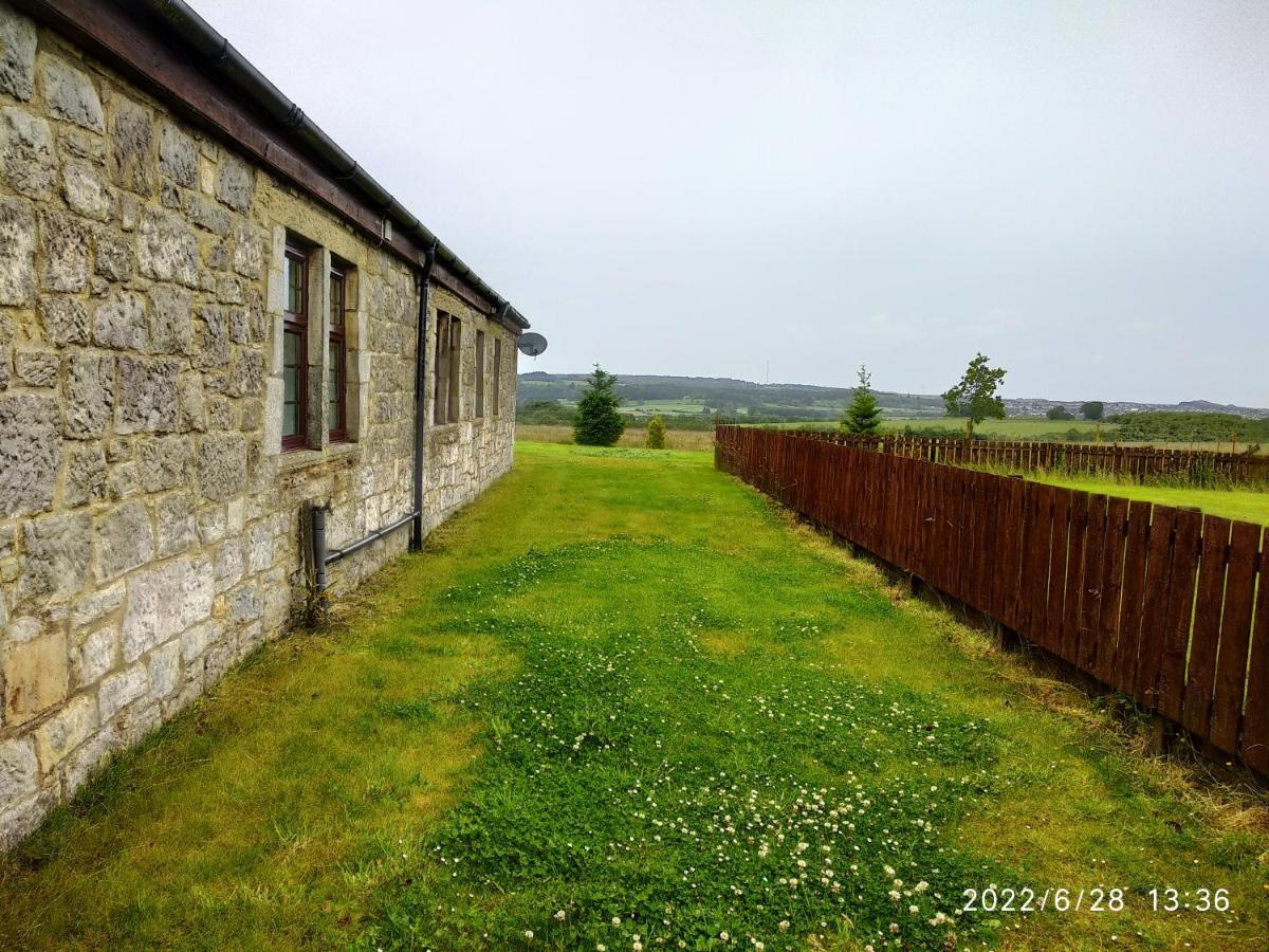 Cottage With Panoramic Views Kirk of Shotts Extérieur photo